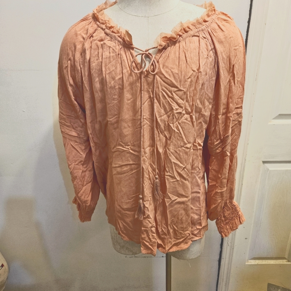Beautiful soft pink long sleeve tie front blouse by Girl Soul Sz 3x